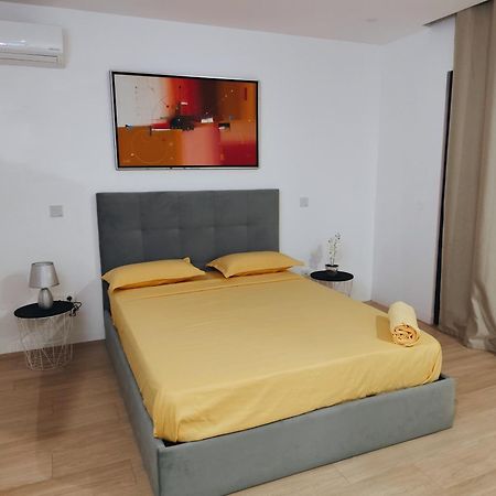 Ocean Mirror Apartment Praia Bagian luar foto