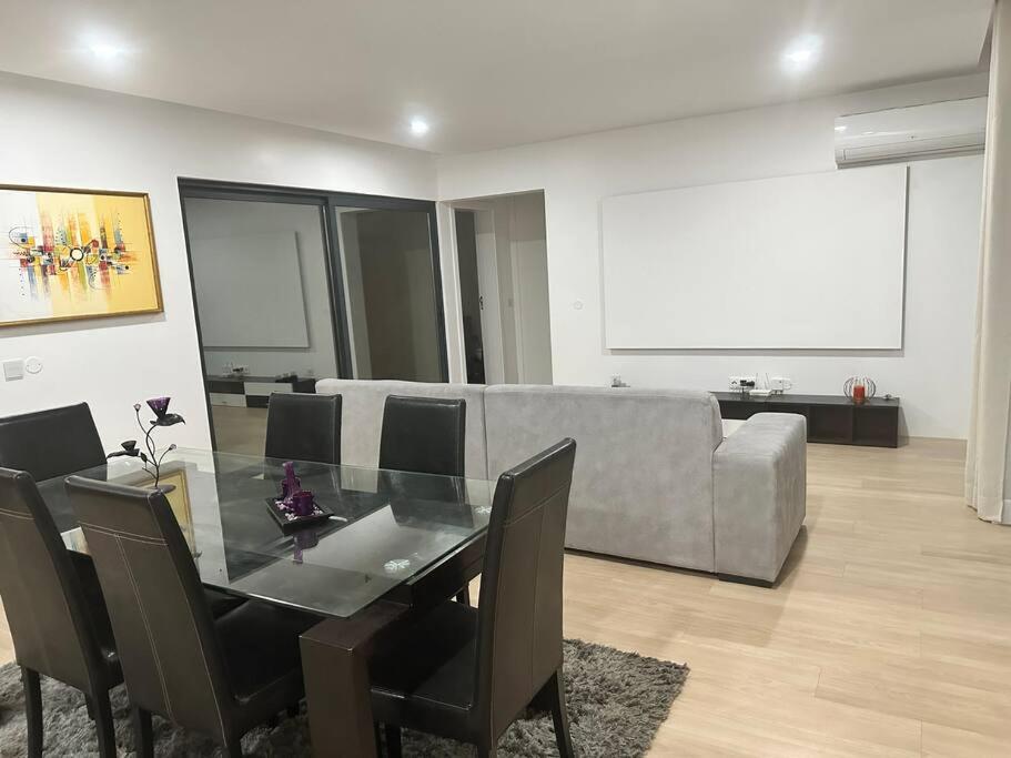 Ocean Mirror Apartment Praia Bagian luar foto
