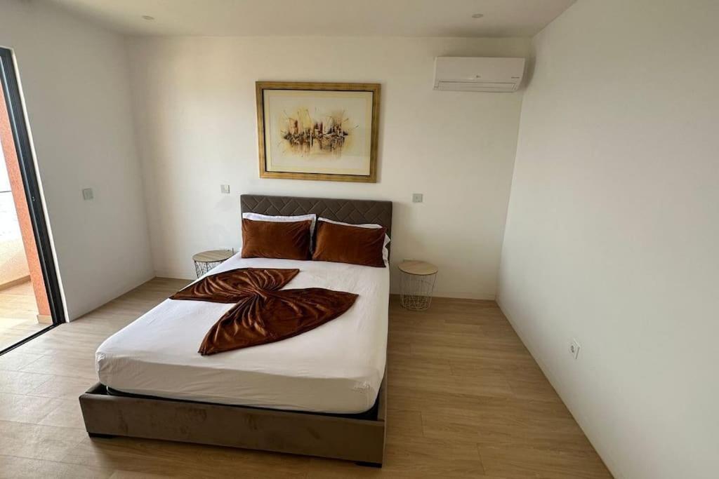 Ocean Mirror Apartment Praia Bagian luar foto