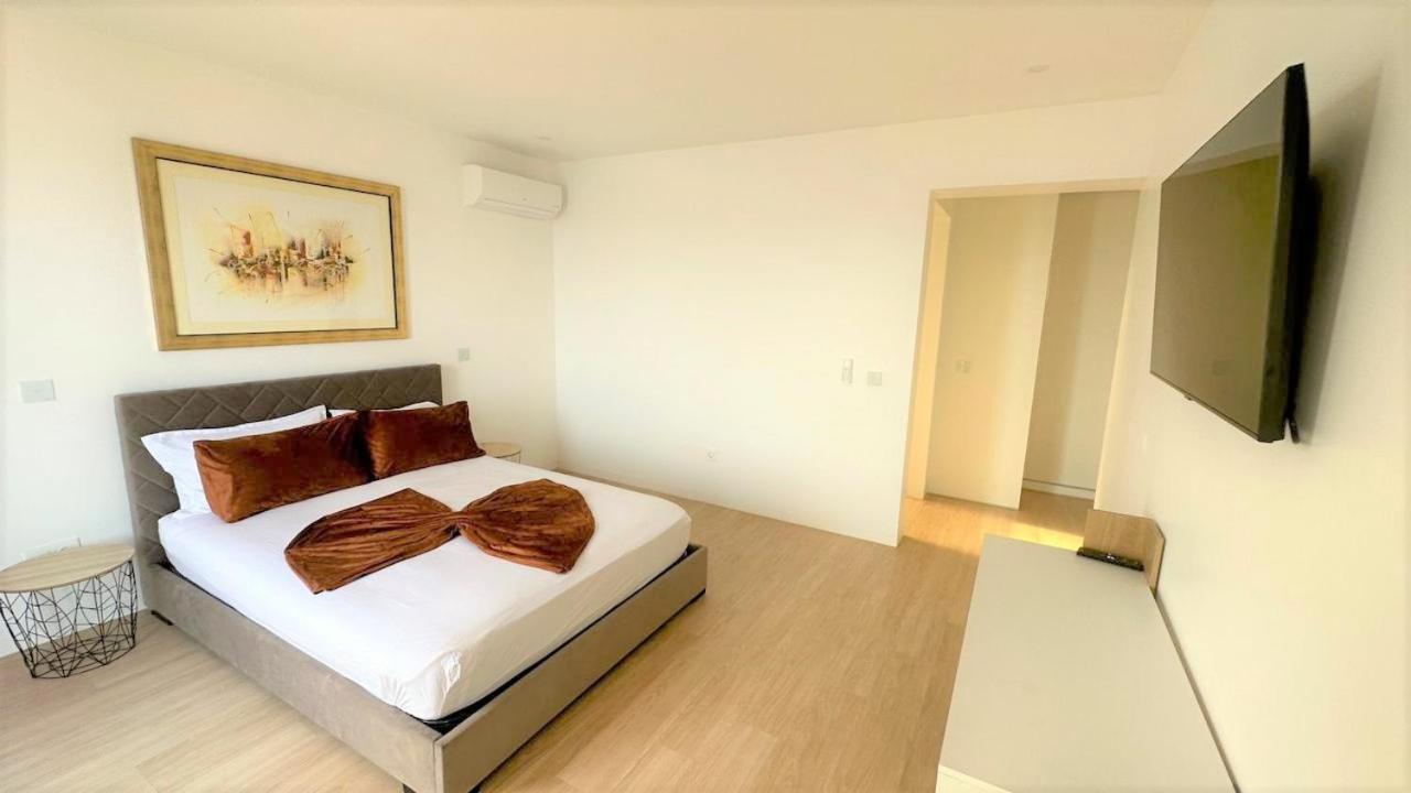 Ocean Mirror Apartment Praia Bagian luar foto