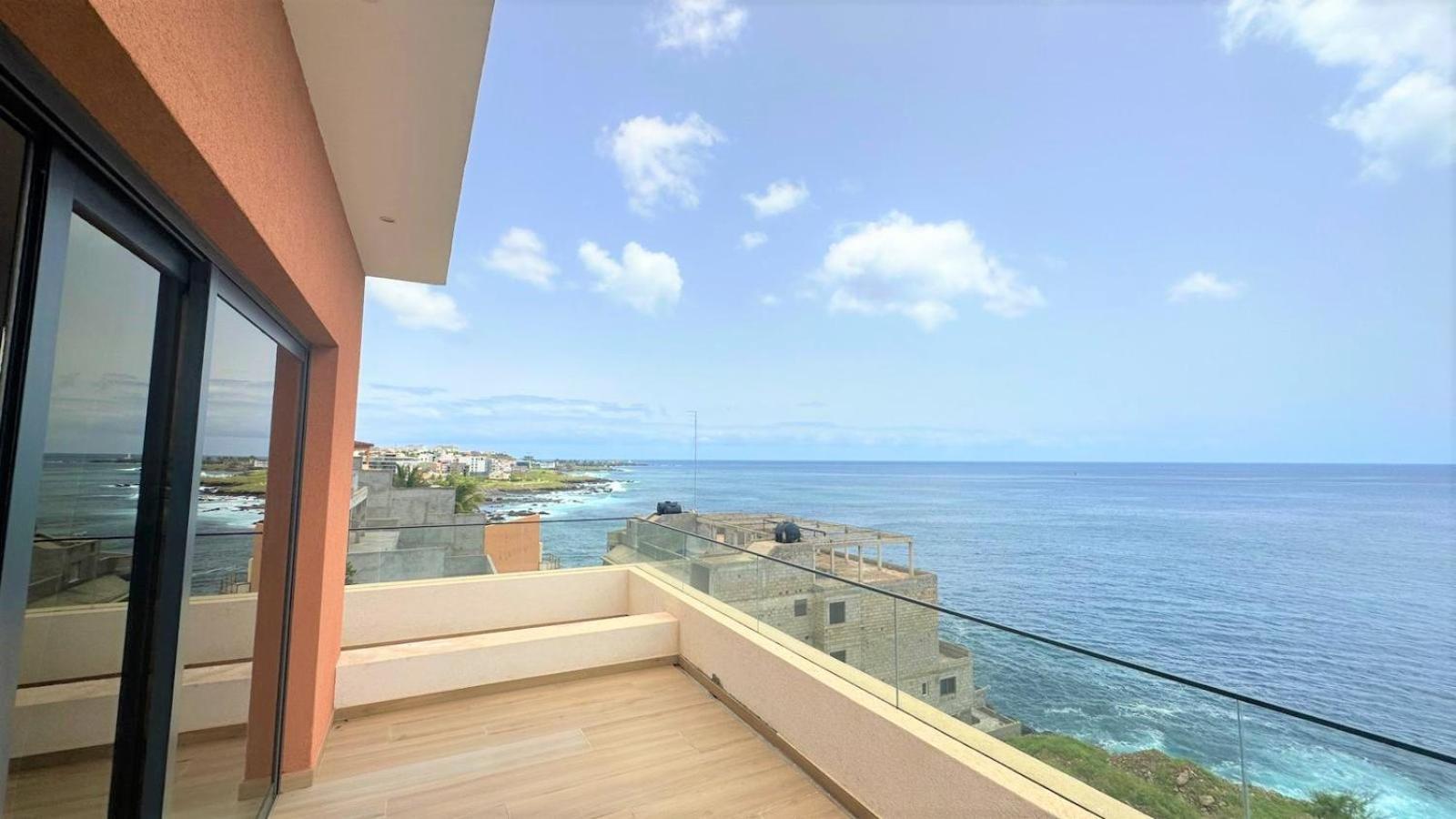 Ocean Mirror Apartment Praia Bagian luar foto